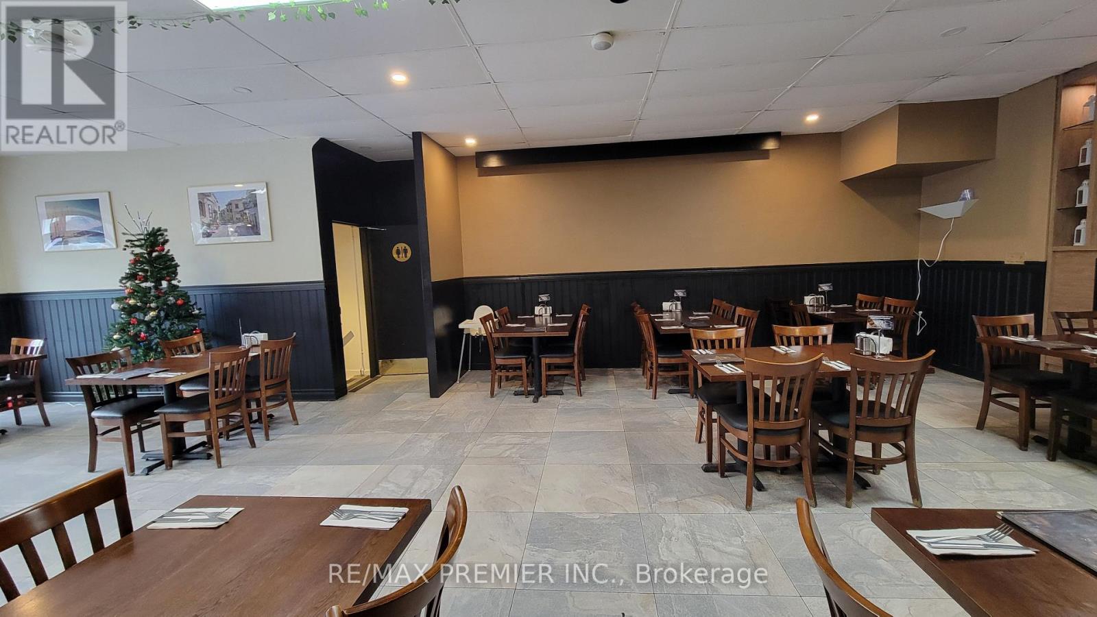 Main - 516 Danforth Avenue, Toronto, Ontario  M4K 1P6 - Photo 8 - E12649690