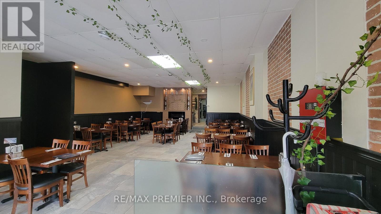 Main - 516 Danforth Avenue, Toronto, Ontario  M4K 1P6 - Photo 9 - E12649690