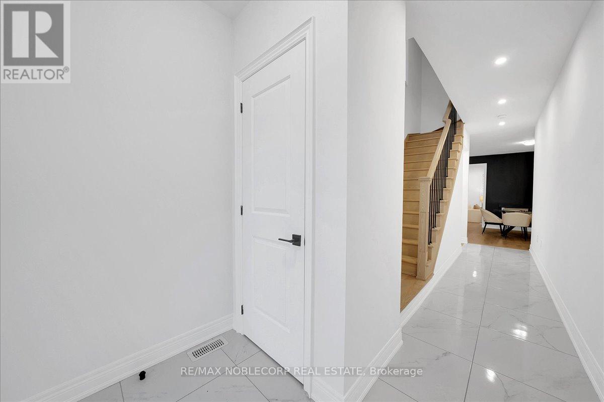 508 Seaview Heights, East Gwillimbury, Ontario  L9N 0Y3 - Photo 6 - N12649674