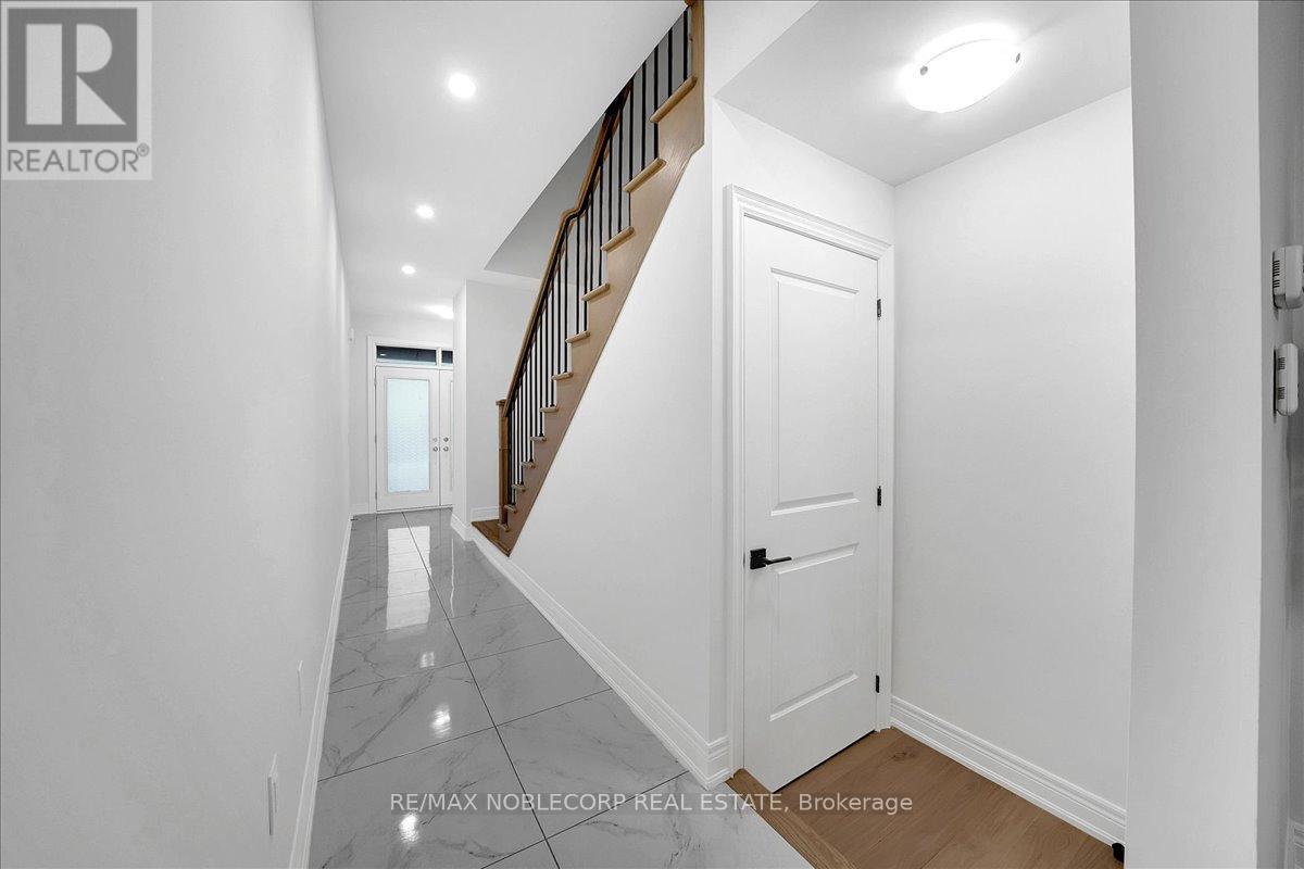 508 Seaview Heights, East Gwillimbury, Ontario  L9N 0Y3 - Photo 8 - N12649674