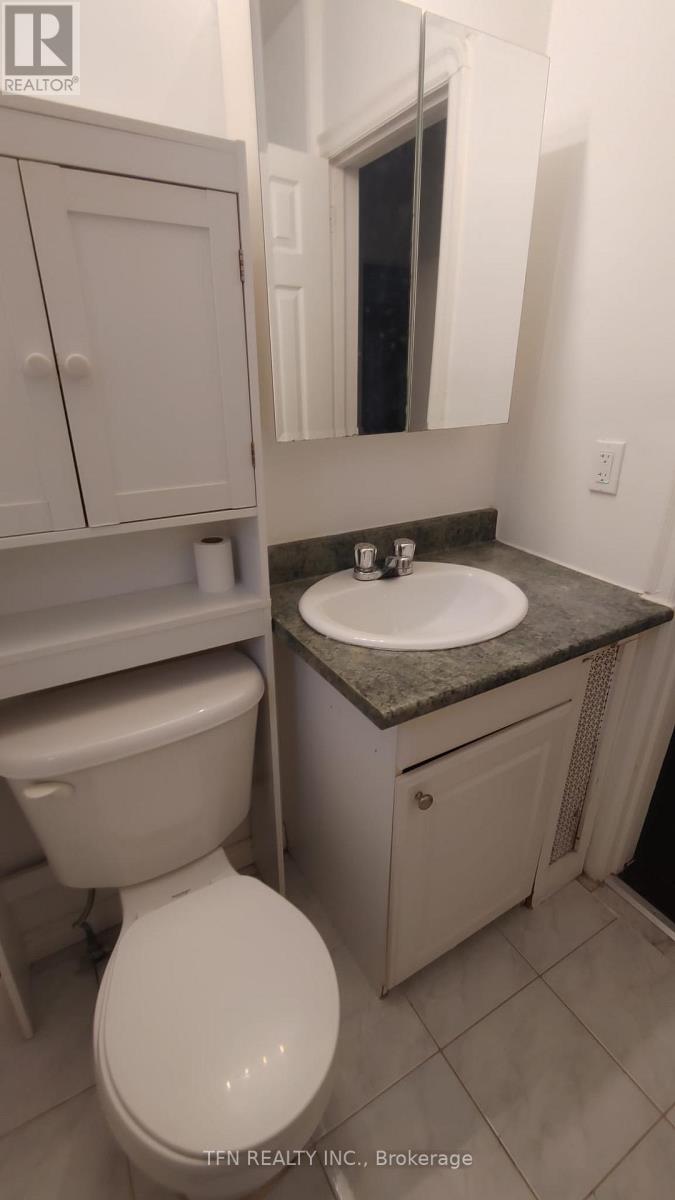 Upper - 138 Times Road, Toronto, Ontario  M6B 3M2 - Photo 13 - W12649672