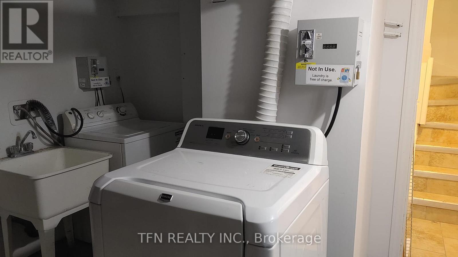 Upper - 138 Times Road, Toronto, Ontario  M6B 3M2 - Photo 20 - W12649672