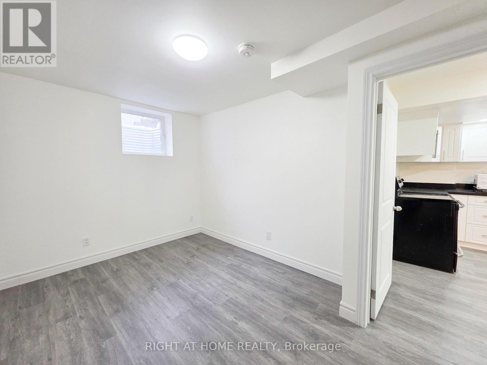 Lower - 948 Broadway Boulevard, Peterborough, Ontario  K9H 0G8 - Photo 6 - X12649702