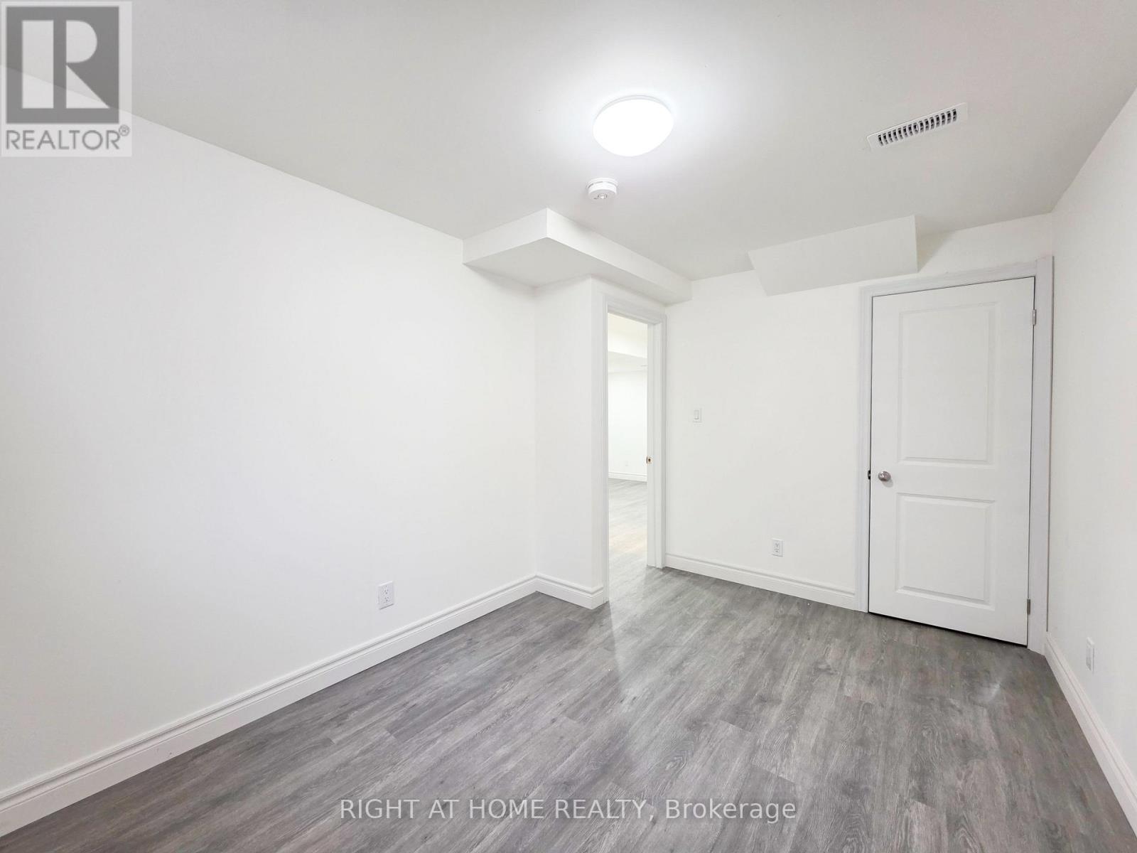 Lower - 948 Broadway Boulevard, Peterborough, Ontario  K9H 0G8 - Photo 7 - X12649702