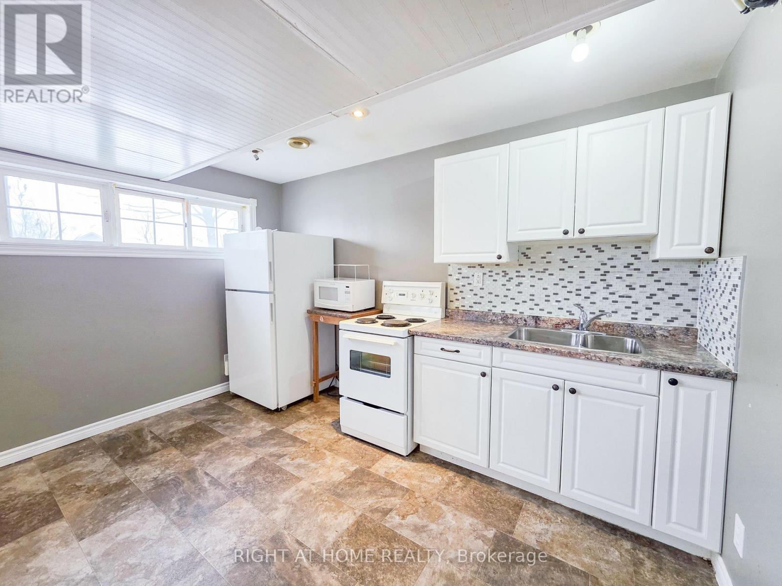 Lower - 168 Towerhill Road, Peterborough, Ontario  K9H 7M8 - Photo 2 - X12649704