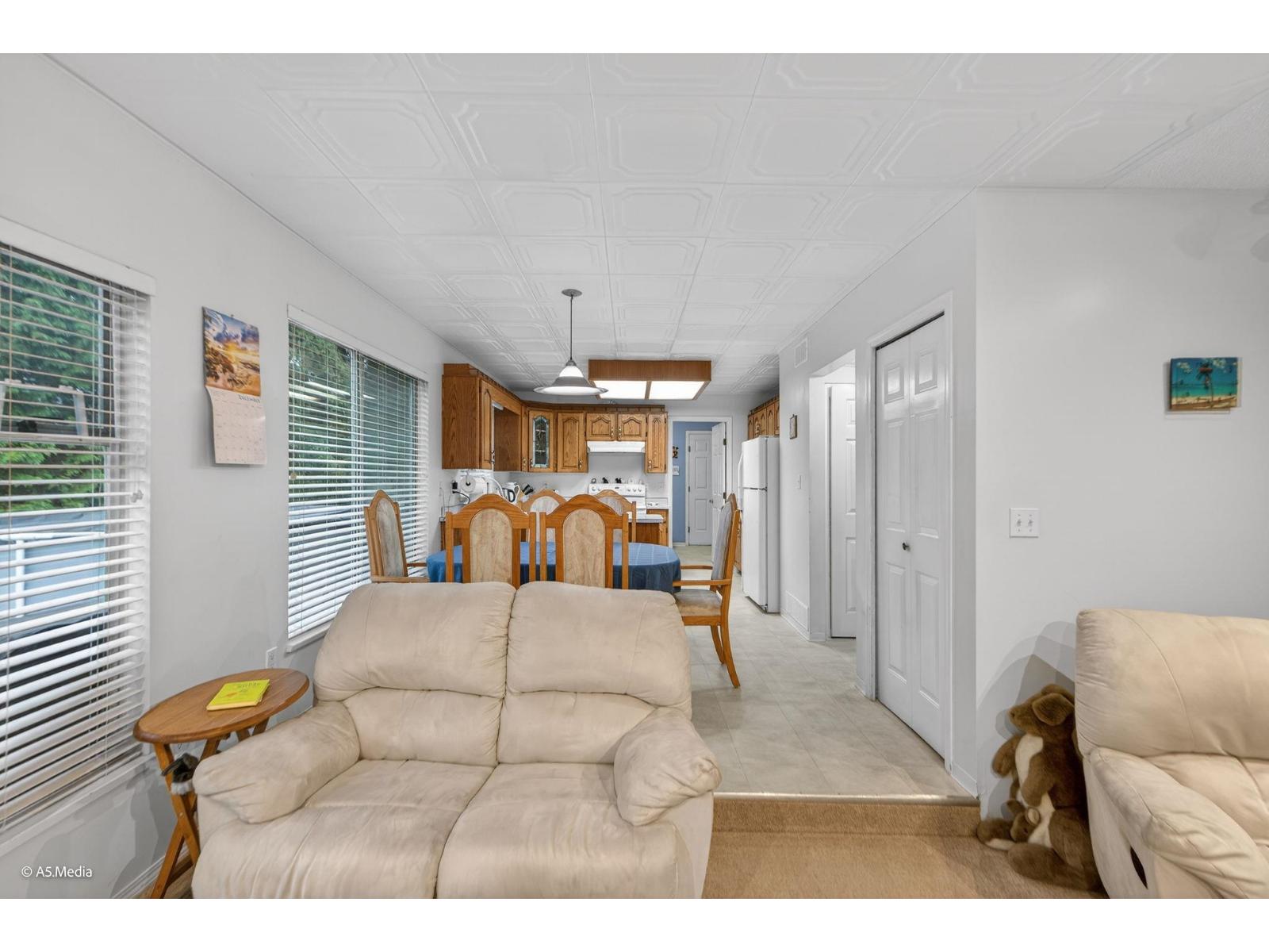 13747 63a Avenue, Surrey, British Columbia  V3X 1E6 - Photo 11 - R3074746