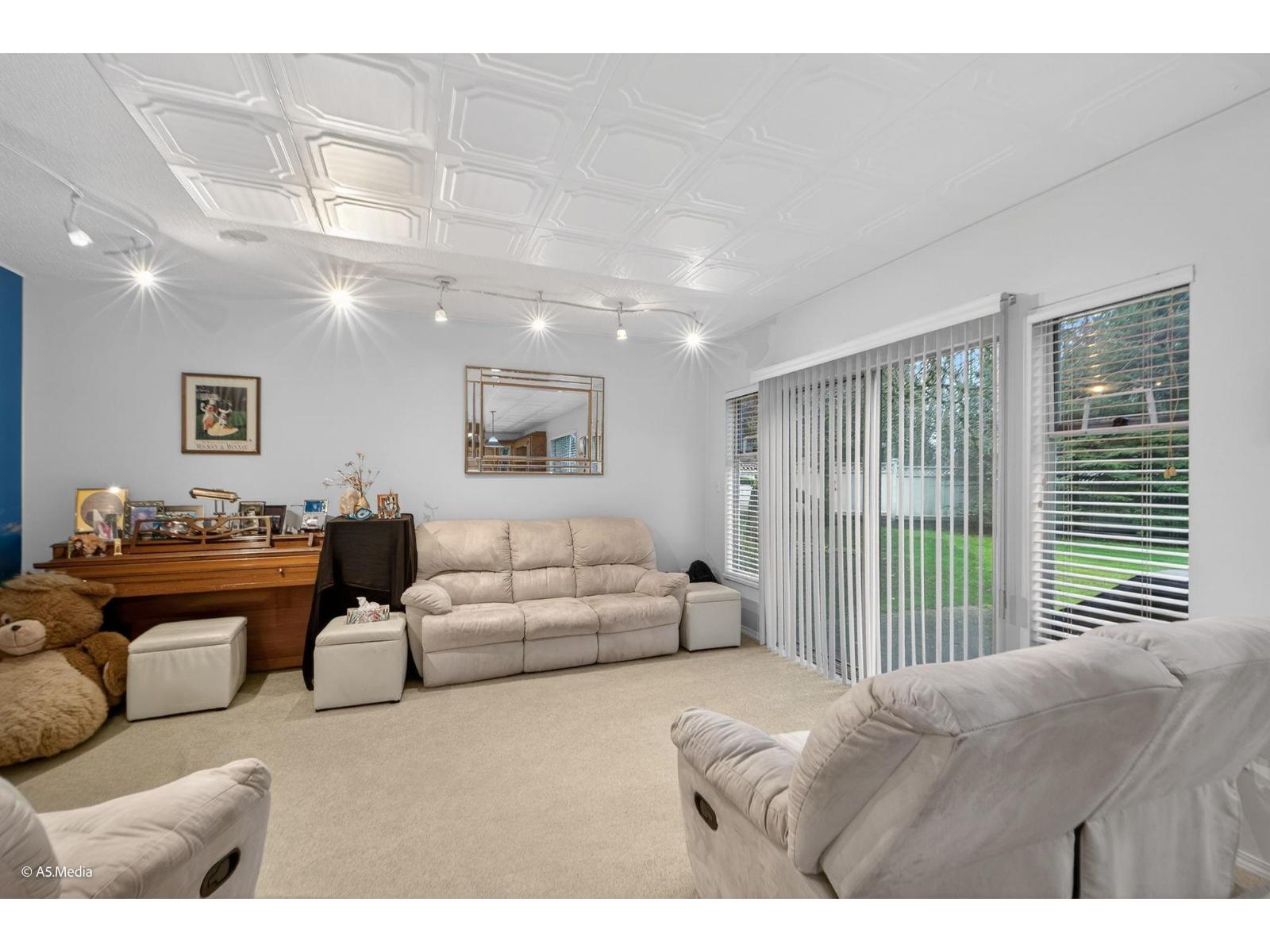 13747 63a Avenue, Surrey, British Columbia  V3X 1E6 - Photo 9 - R3074746