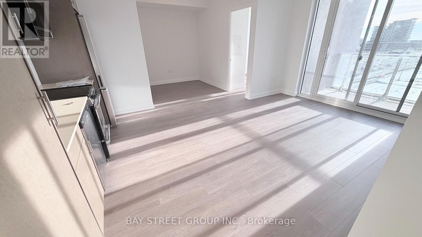 617 - 412 SILVER MAPLE ROAD, Oakville, Ontario