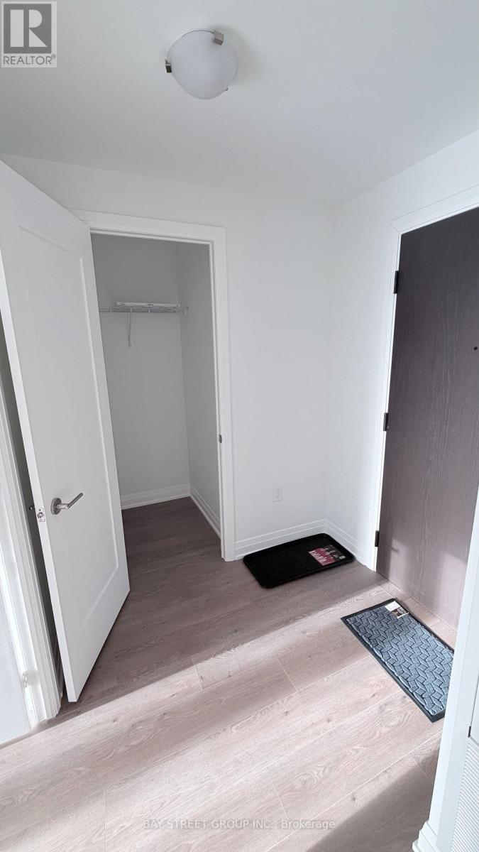 617 - 412 Silver Maple Road, Oakville, Ontario  L6H 6Z9 - Photo 18 - W12611544