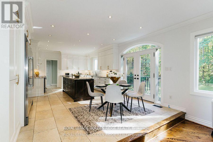 8 Greenvalley Circle, Whitchurch-Stouffville, Ontario  L4A 2L4 - Photo 13 - N12649710