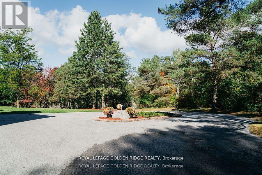 8 Greenvalley Circle, Whitchurch-Stouffville, Ontario  L4A 2L4 - Photo 3 - N12649710