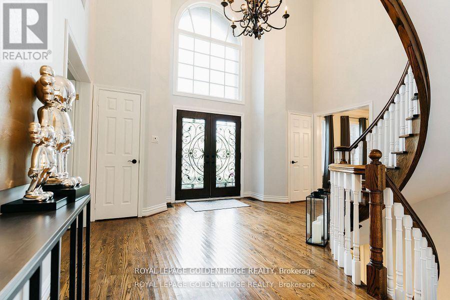 8 Greenvalley Circle, Whitchurch-Stouffville, Ontario  L4A 2L4 - Photo 7 - N12649710