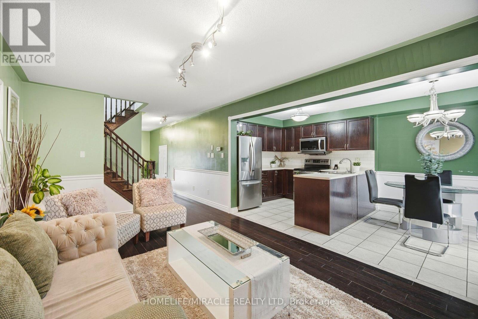 12 Hollingsworth Circle, Brampton, Ontario  L7A 0J7 - Photo 10 - W12649722