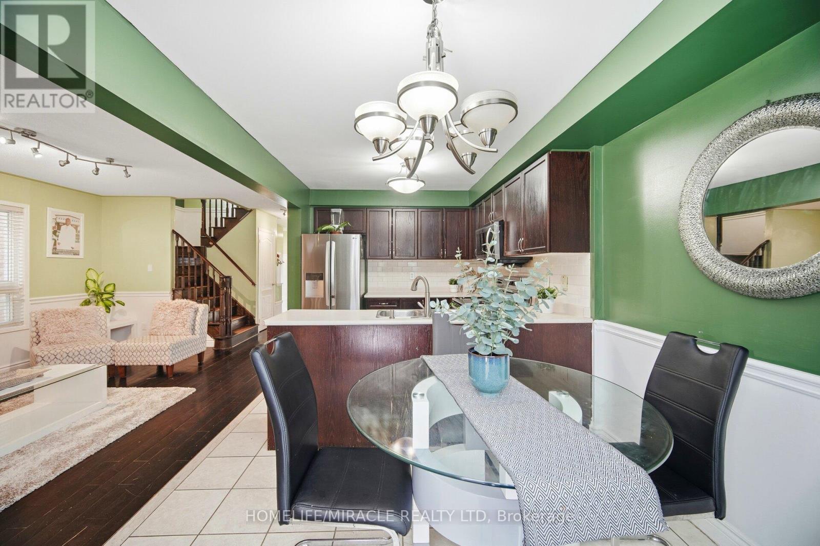 12 Hollingsworth Circle, Brampton, Ontario  L7A 0J7 - Photo 12 - W12649722