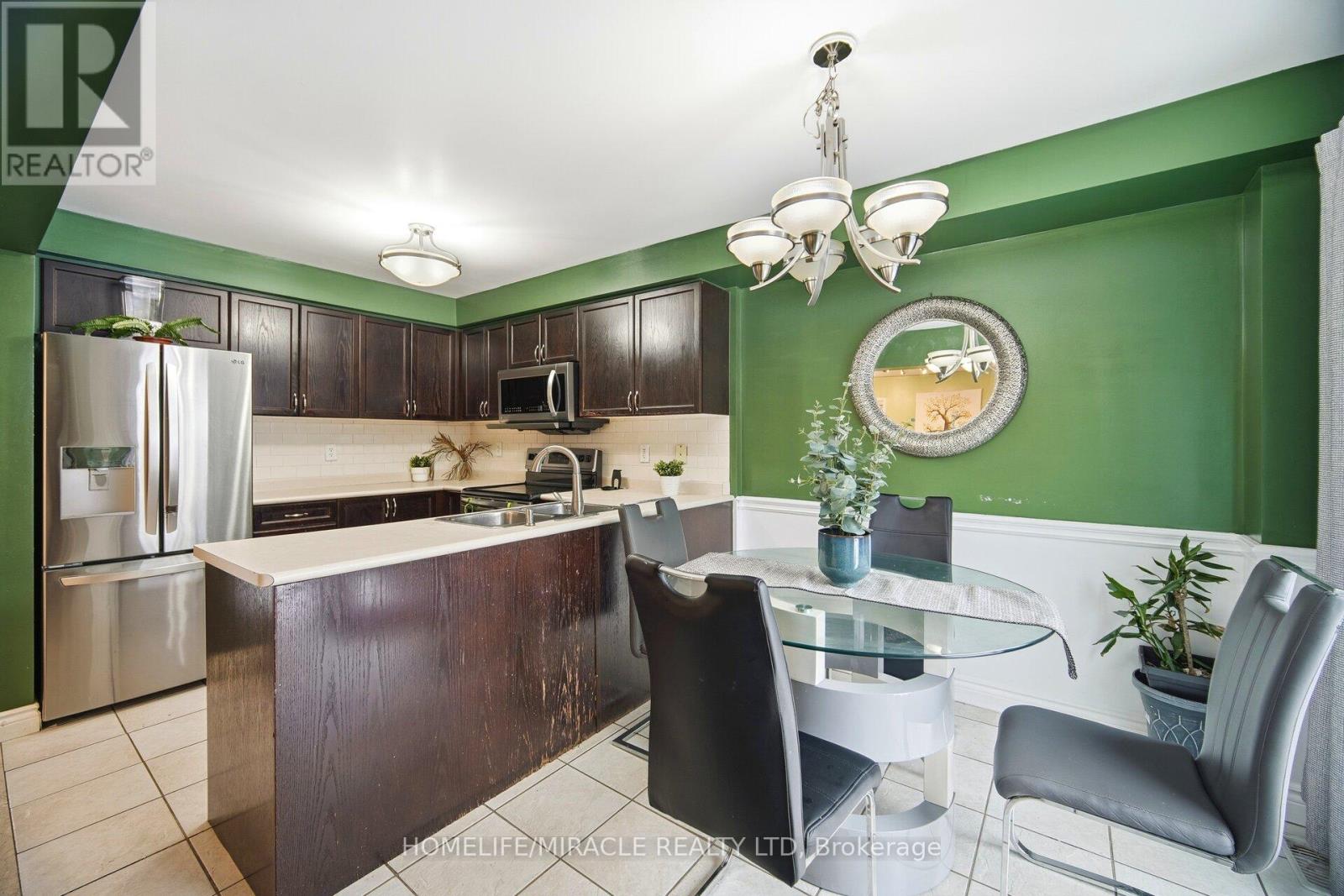 12 Hollingsworth Circle, Brampton, Ontario  L7A 0J7 - Photo 13 - W12649722