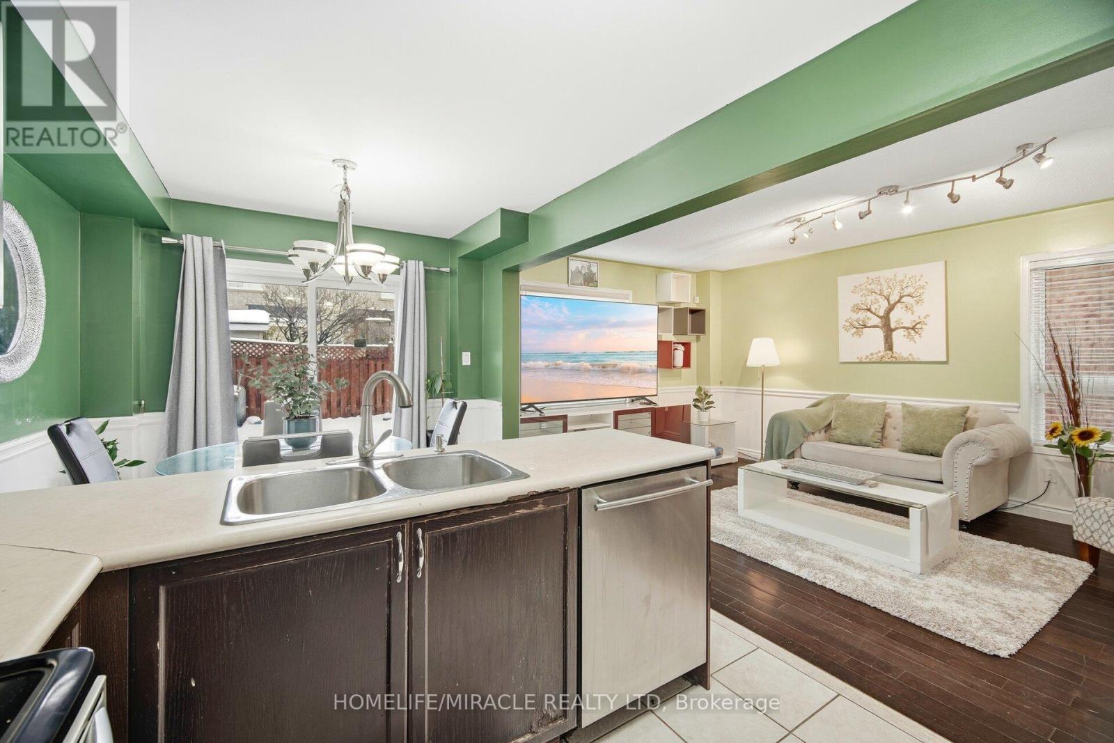 12 Hollingsworth Circle, Brampton, Ontario  L7A 0J7 - Photo 16 - W12649722