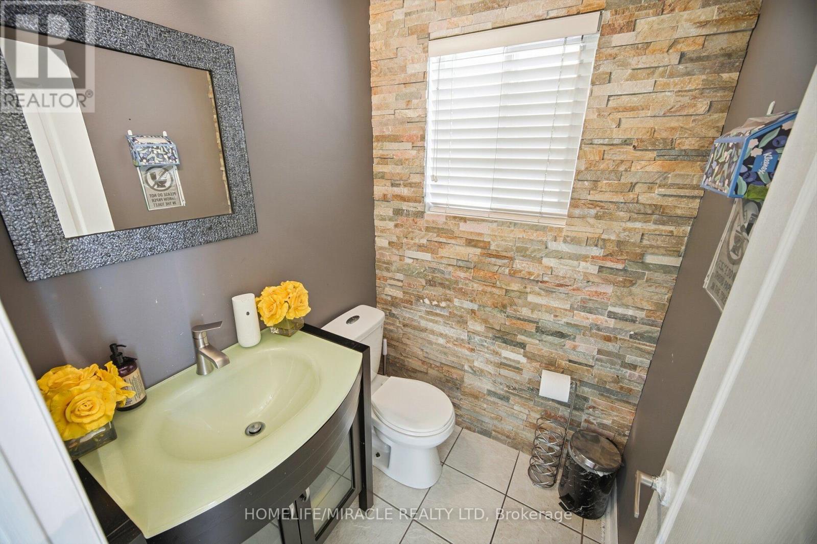 12 Hollingsworth Circle, Brampton, Ontario  L7A 0J7 - Photo 17 - W12649722