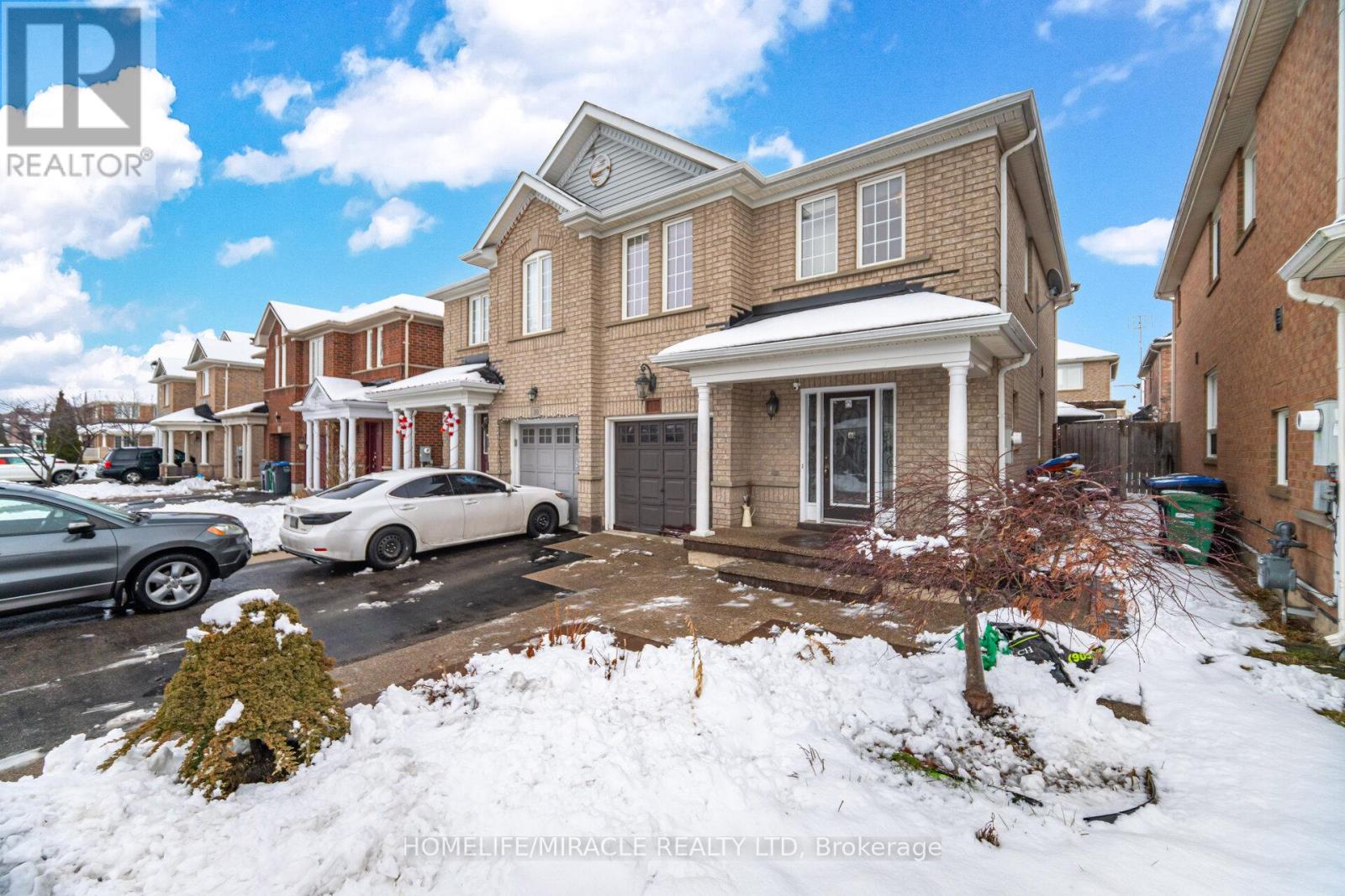 12 Hollingsworth Circle, Brampton, Ontario  L7A 0J7 - Photo 2 - W12649722