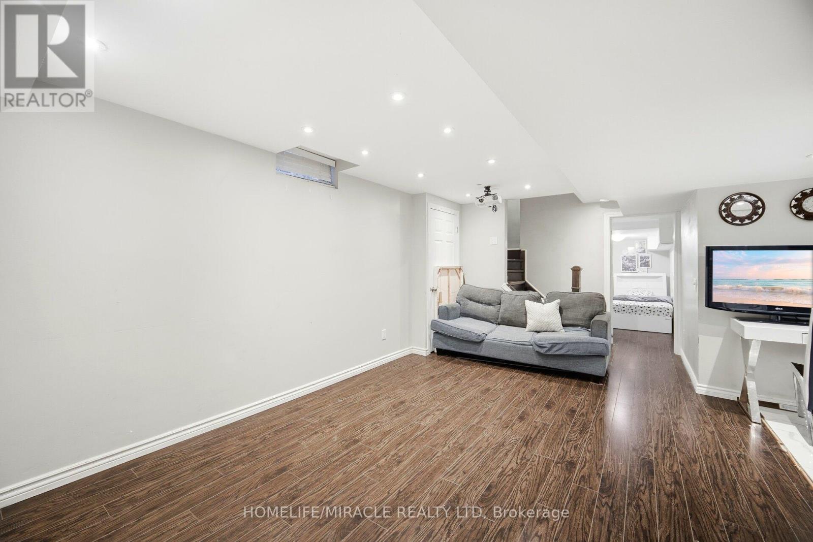 12 Hollingsworth Circle, Brampton, Ontario  L7A 0J7 - Photo 32 - W12649722