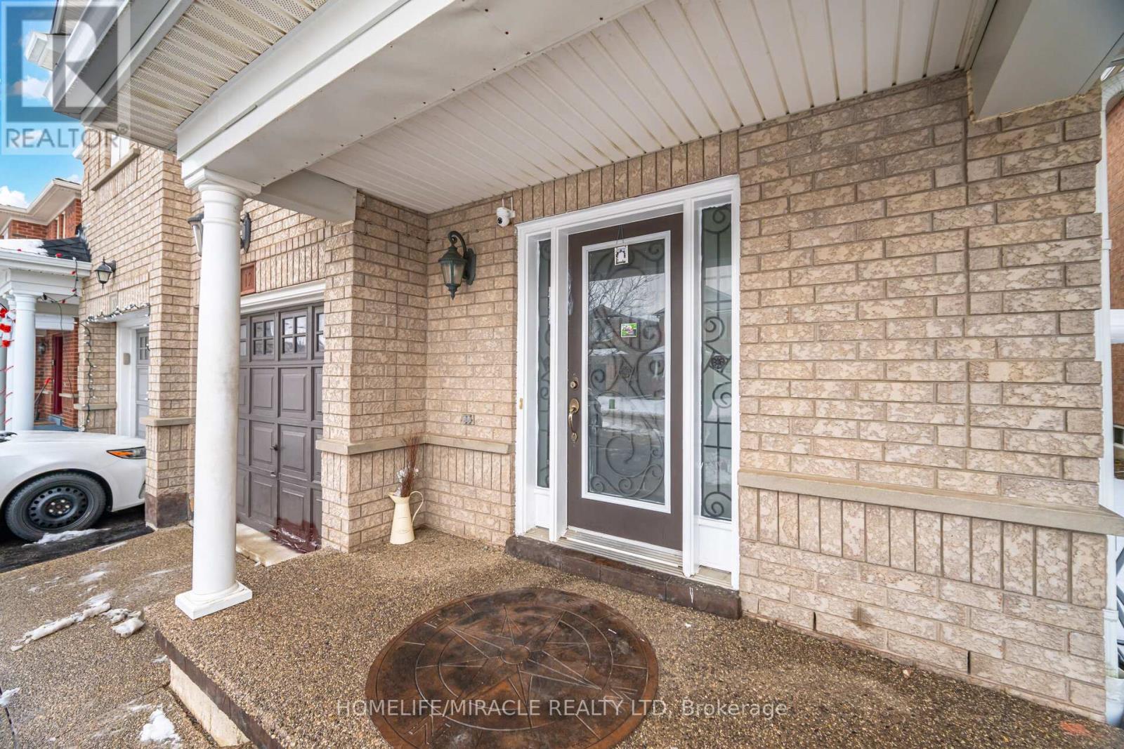 12 Hollingsworth Circle, Brampton, Ontario  L7A 0J7 - Photo 4 - W12649722