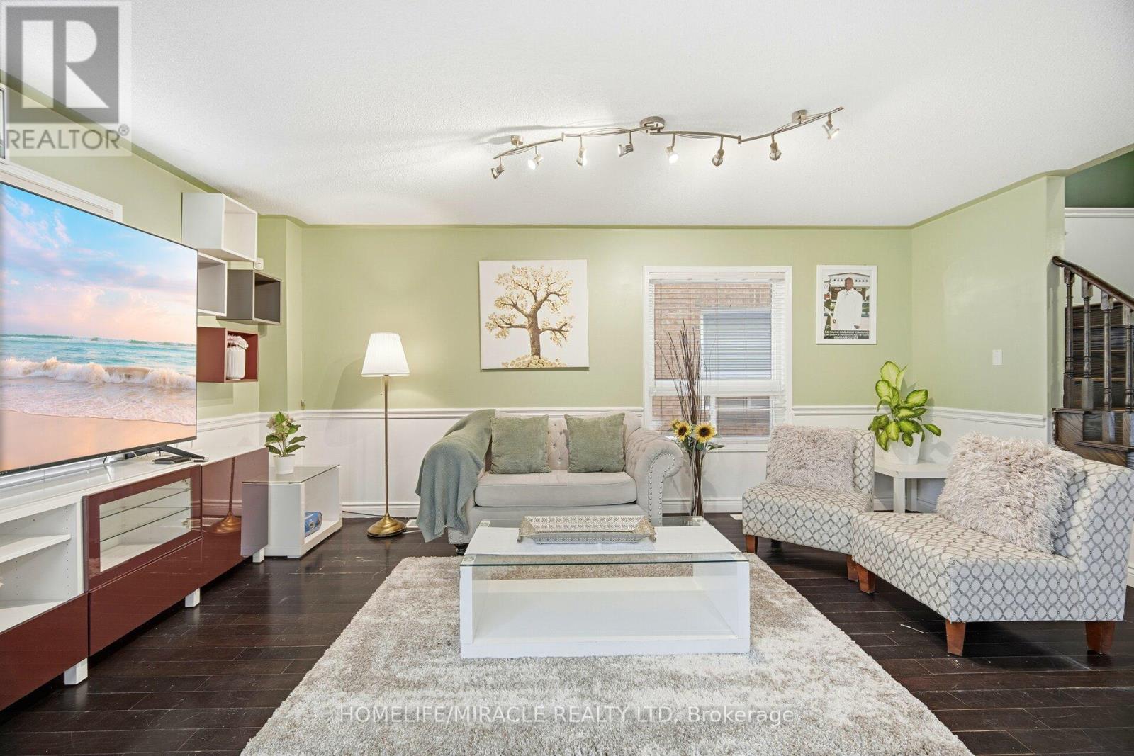 12 Hollingsworth Circle, Brampton, Ontario  L7A 0J7 - Photo 9 - W12649722