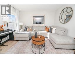 17 WHITE OWL Crescent, Brantford, Ontario