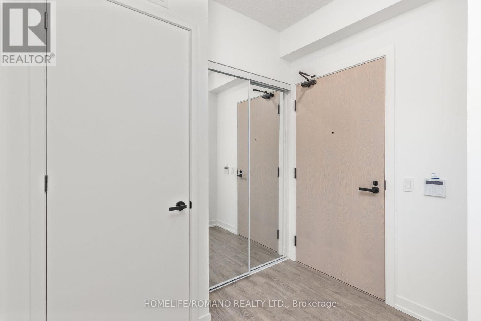 3015 - 8 INTERCHANGE WAY, Vaughan, Ontario