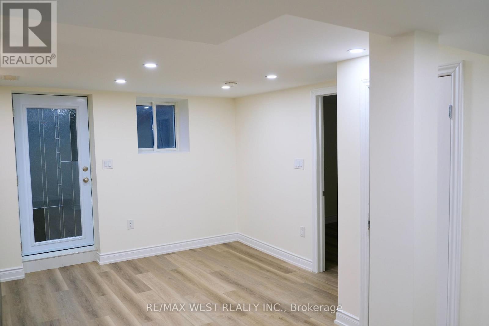 Bsmt - 244 Darcy Street, Oshawa (Centennial), Ontario  L1G 3B8 - Photo 3 - E12643312