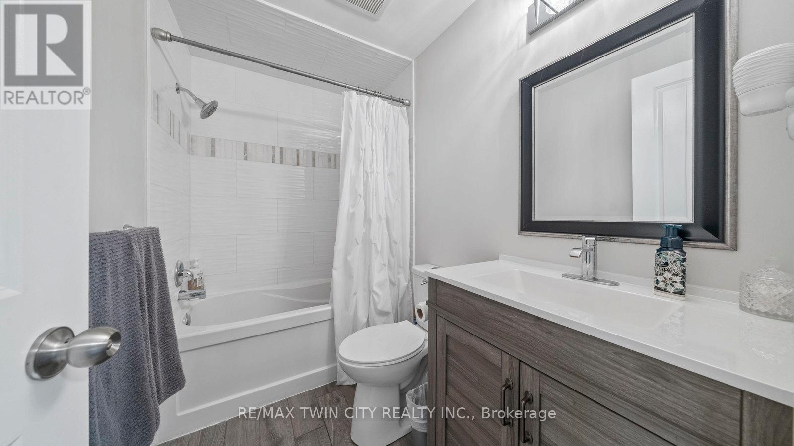 5 Enfield Crescent, Brantford, Ontario  N3P 1B3 - Photo 17 - X12649730