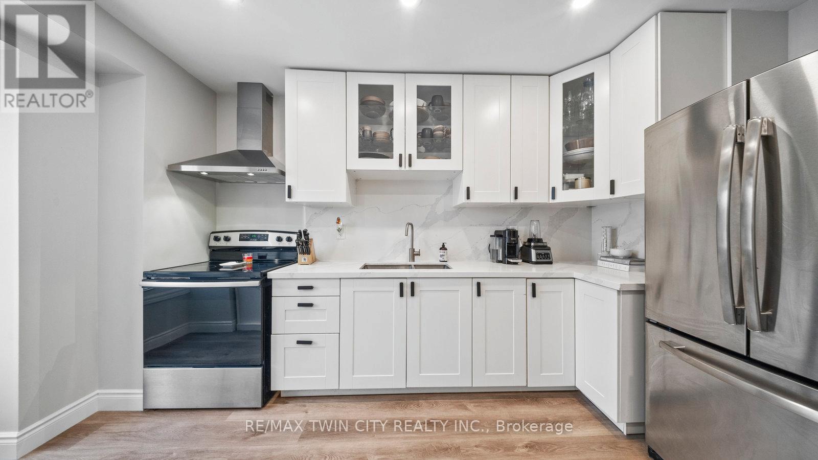 5 Enfield Crescent, Brantford, Ontario  N3P 1B3 - Photo 3 - X12649730