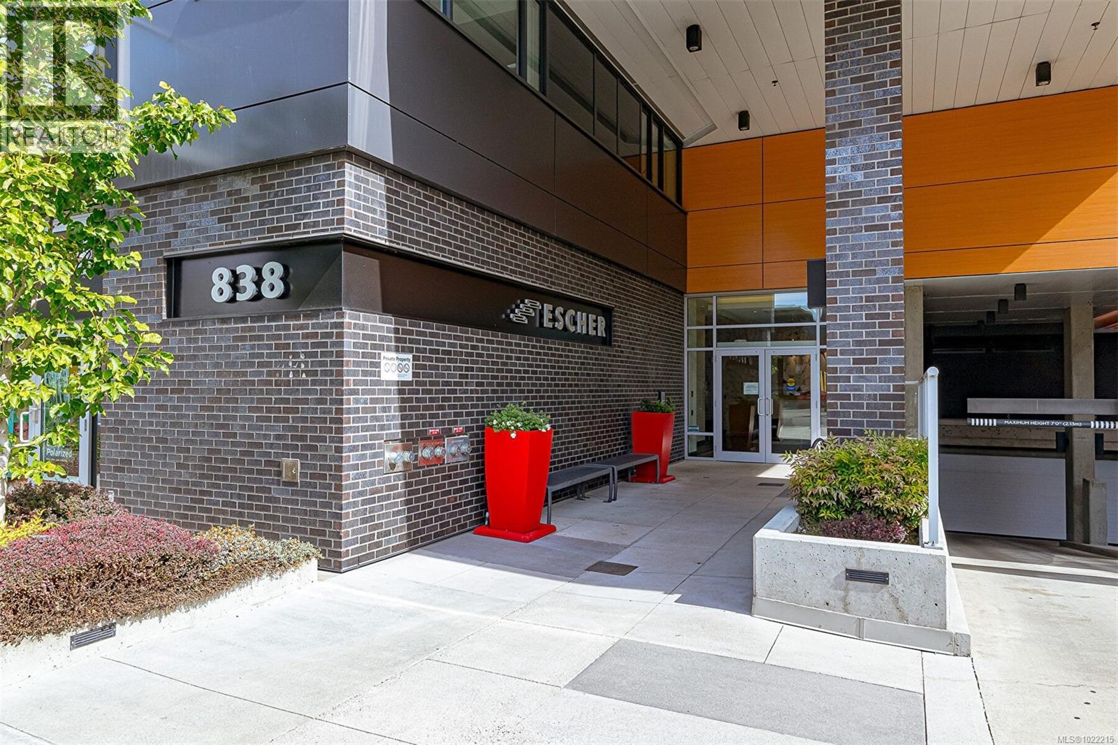 309 838 Broughton St, Victoria, British Columbia  V8W 1E4 - Photo 2 - 1022215