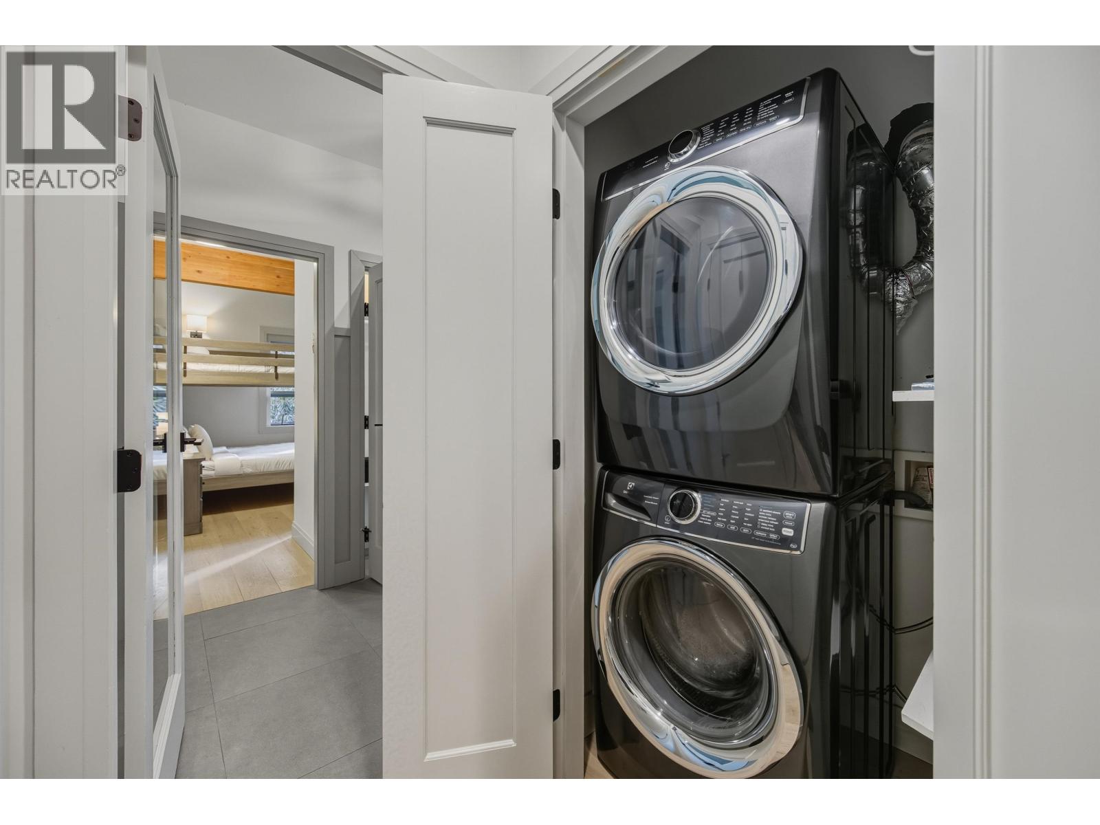 4813 Casabella Crescent, Whistler, British Columbia  V8E 0Z4 - Photo 11 - R3074947