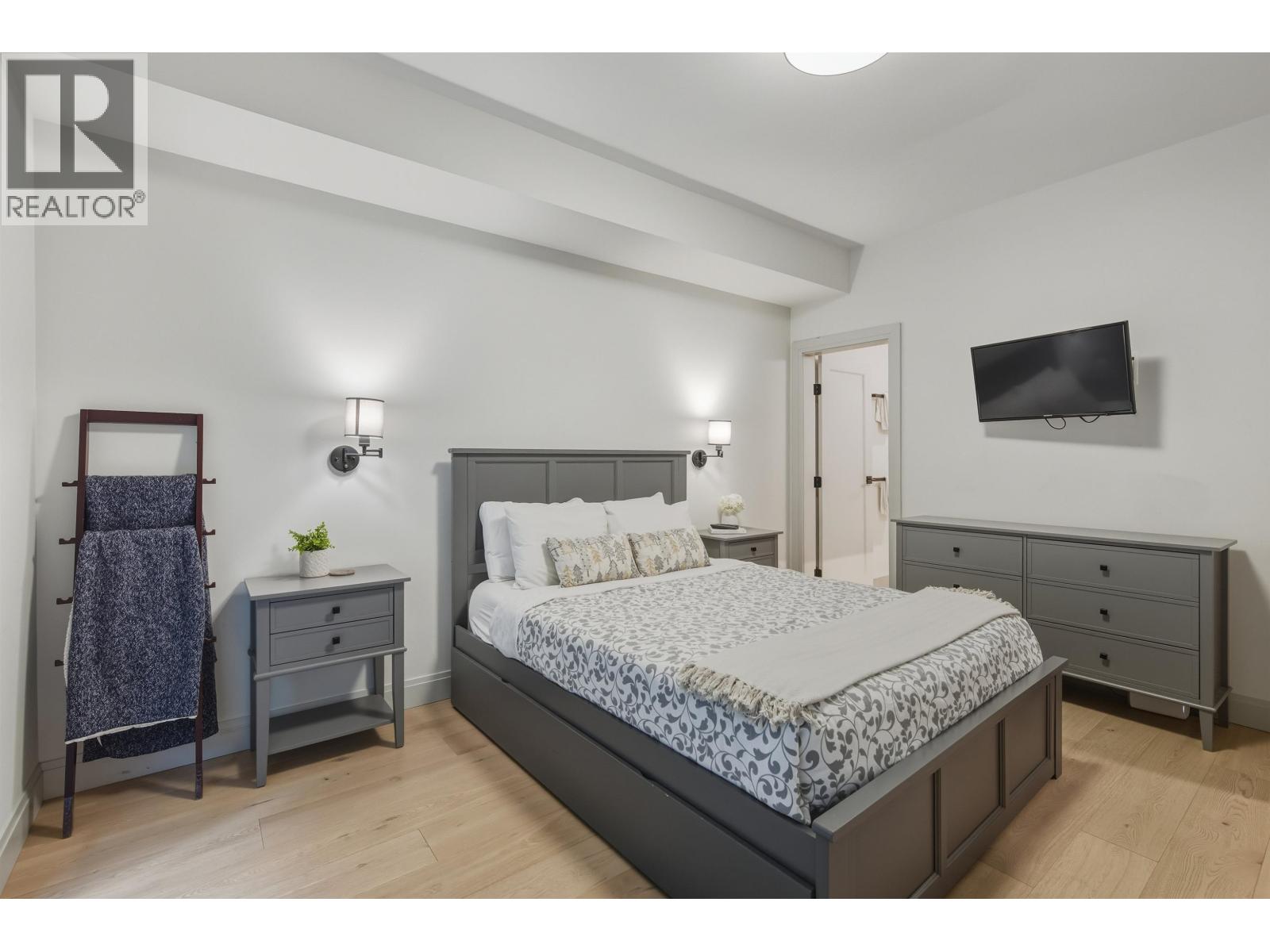 4813 Casabella Crescent, Whistler, British Columbia  V8E 0Z4 - Photo 24 - R3074947