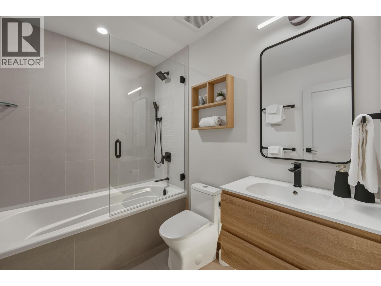 4813 Casabella Crescent, Whistler, British Columbia  V8E 0Z4 - Photo 8 - R3074947