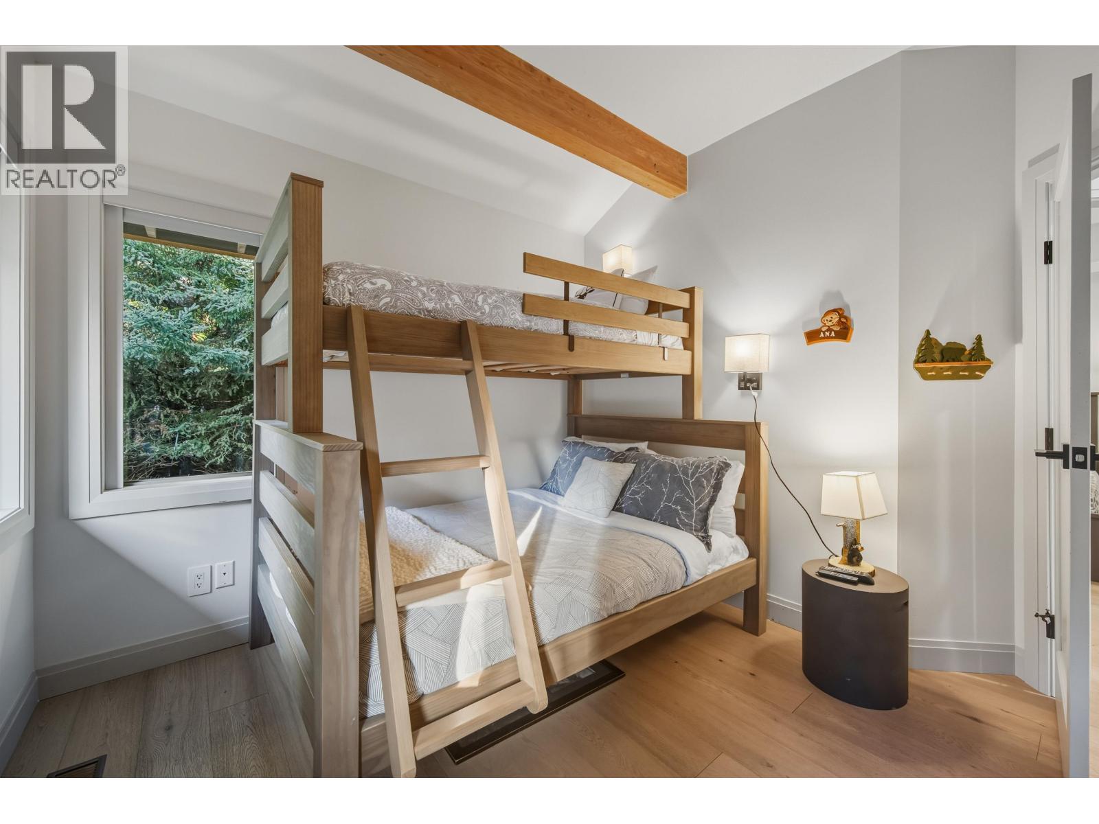 4813 Casabella Crescent, Whistler, British Columbia  V8E 0Z4 - Photo 9 - R3074947