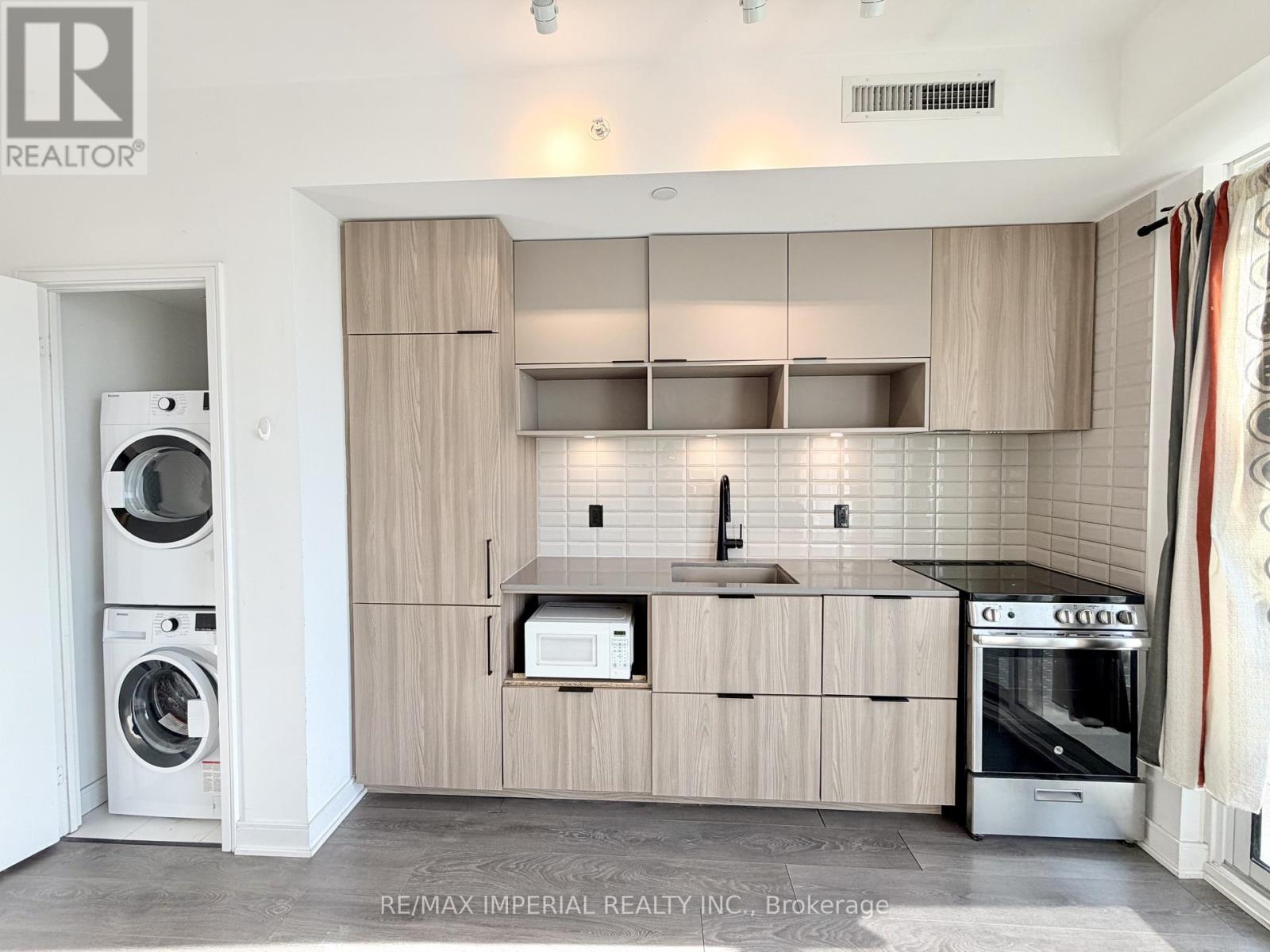 906 - 60 Tannery Road, Toronto, Ontario  M5A 0S8 - Photo 4 - C12649772