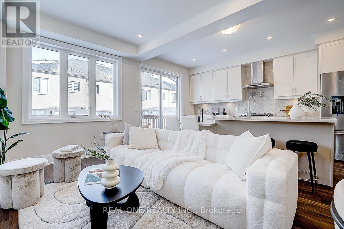 18 Mace Avenue, Richmond Hill, Ontario  L4E 1K8 - Photo 11 - N12649768