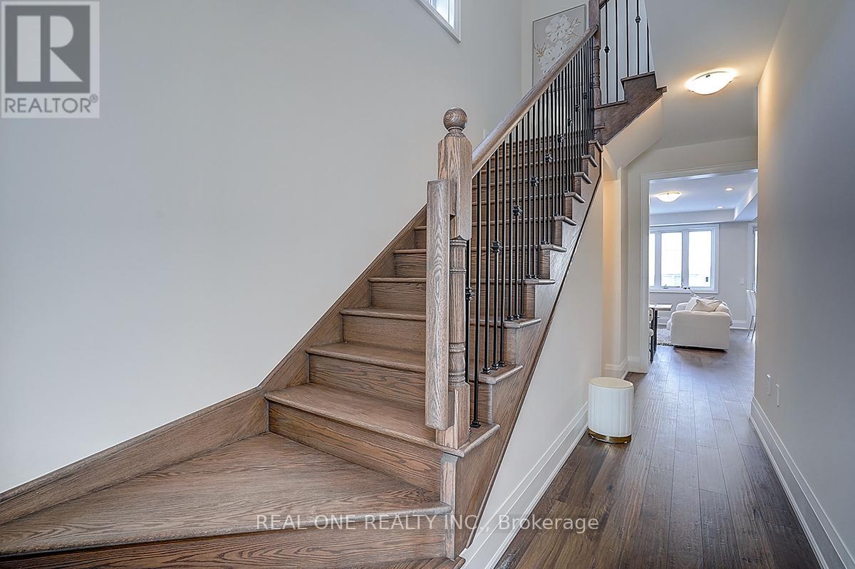 18 Mace Avenue, Richmond Hill, Ontario  L4E 1K8 - Photo 4 - N12649768