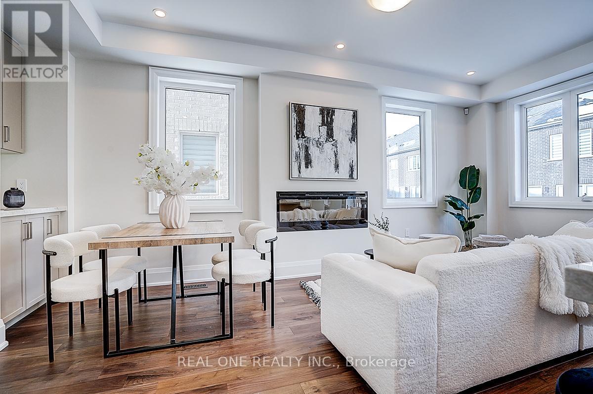 18 Mace Avenue, Richmond Hill, Ontario  L4E 1K8 - Photo 6 - N12649768