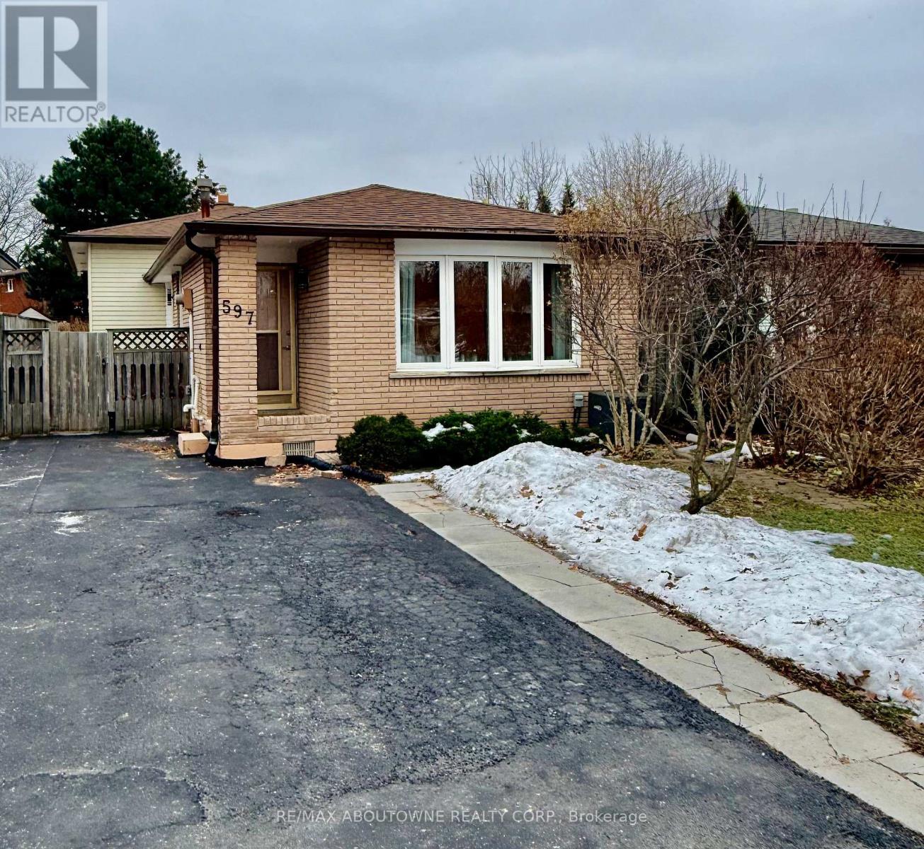 597 UPPER PARADISE ROAD, Hamilton, Ontario