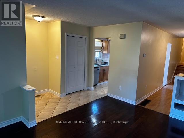 597 Upper Paradise Road, Hamilton, Ontario  L9C 5P5 - Photo 9 - X12404469