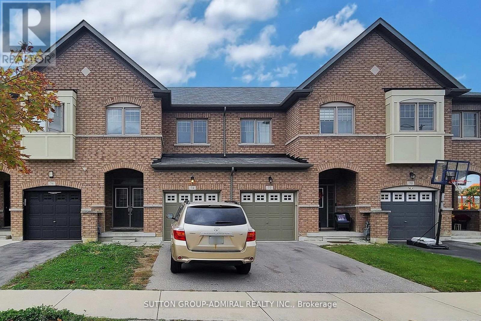 74 DAVENFIELD CIRCLE, Brampton, Ontario