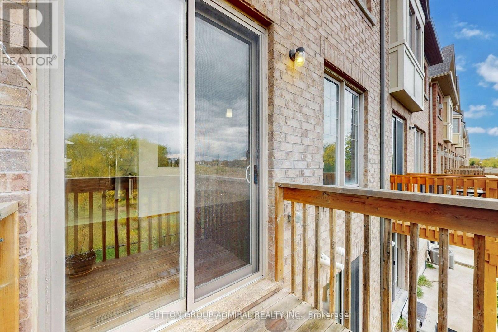 74 Davenfield Circle, Brampton, Ontario  L6P 4M2 - Photo 16 - W12649770