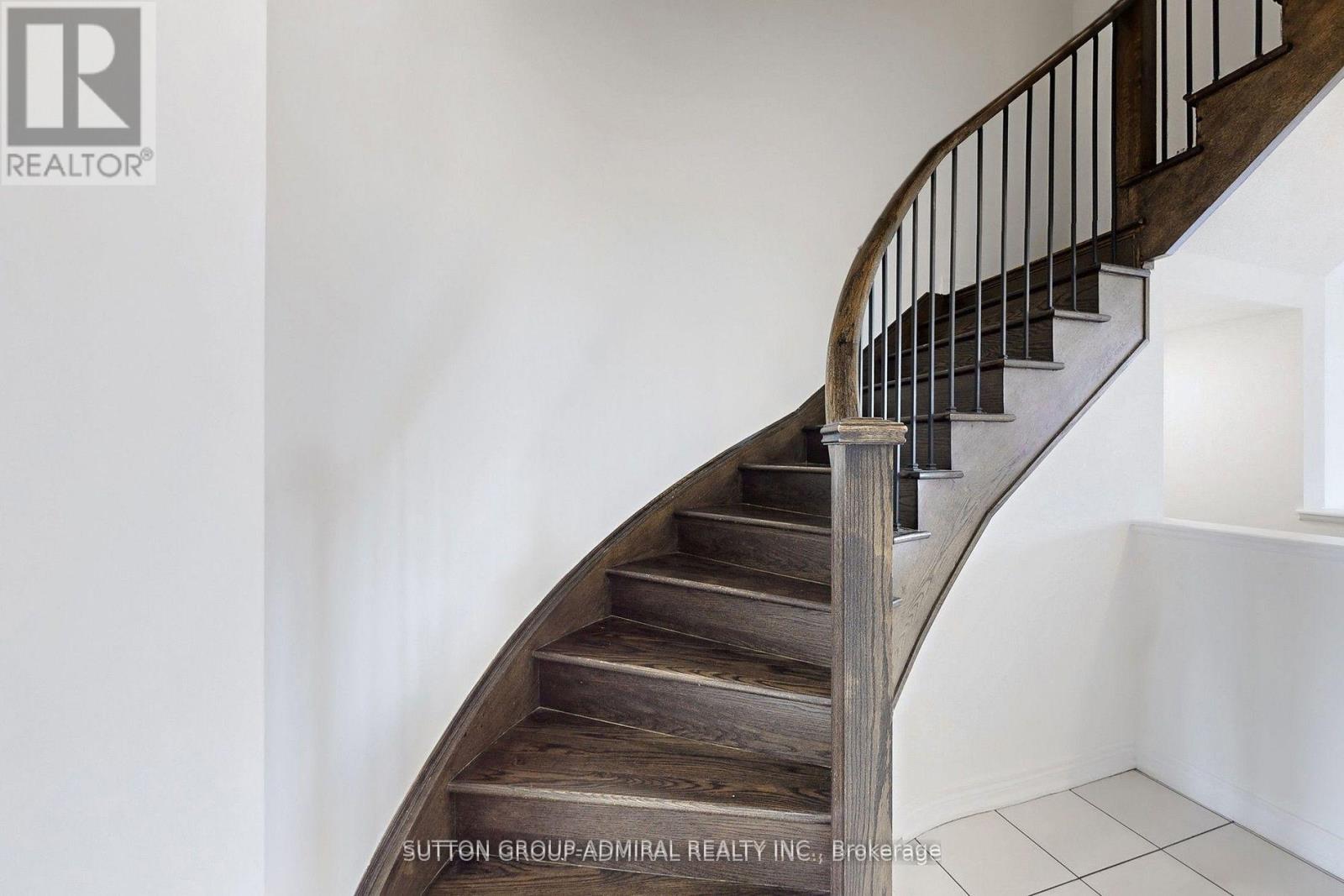 74 Davenfield Circle, Brampton, Ontario  L6P 4M2 - Photo 21 - W12649770