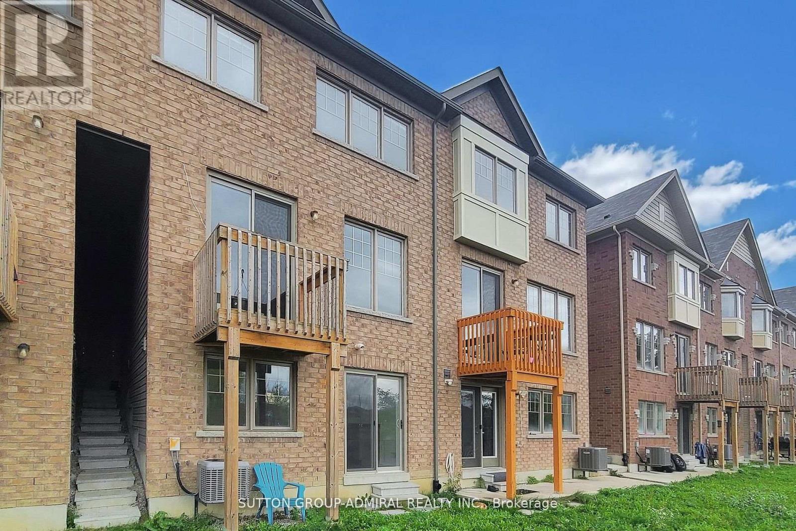 74 Davenfield Circle, Brampton, Ontario  L6P 4M2 - Photo 47 - W12649770