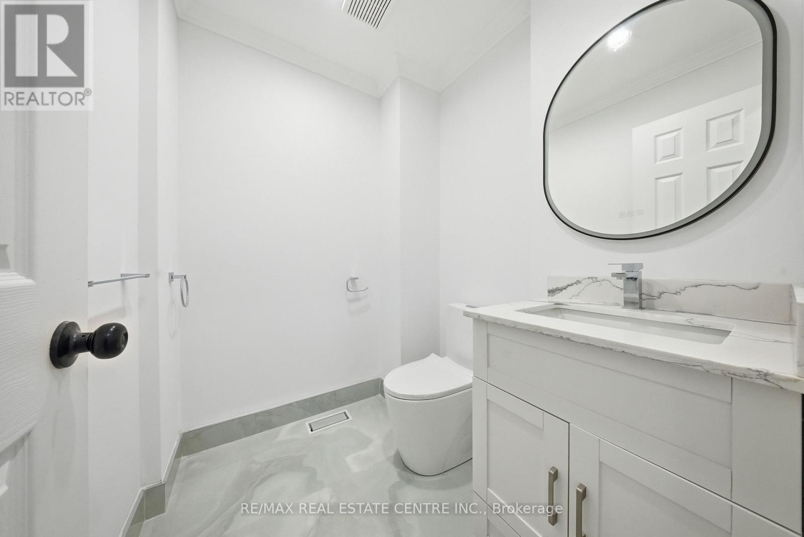 3316 Lady Slipper Court, Mississauga, Ontario  L5N 6A9 - Photo 10 - W12595972