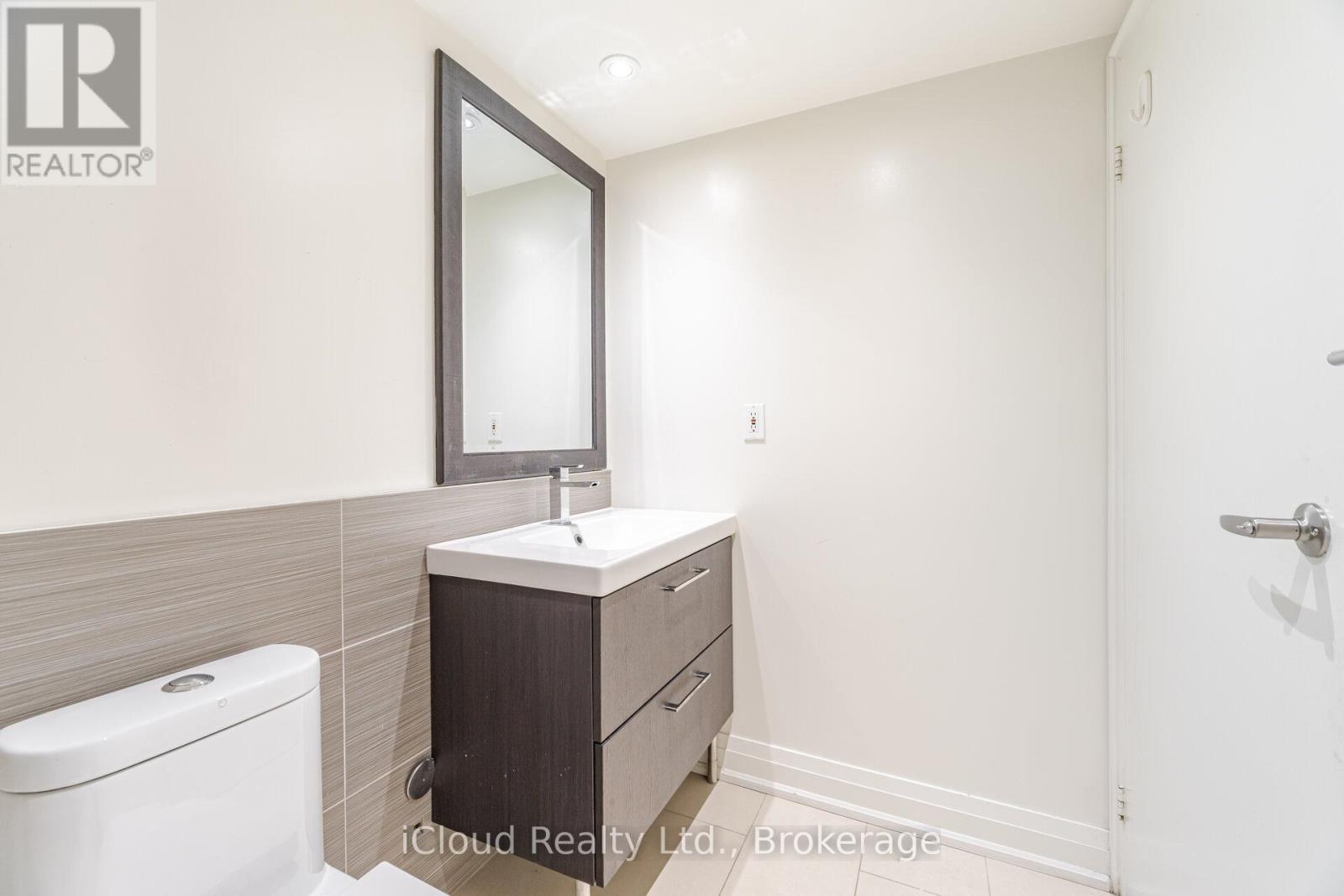 1511 - 550 Webb Drive, Mississauga (City Centre), Ontario  L5B 3Y4 - Photo 27 - W12600860