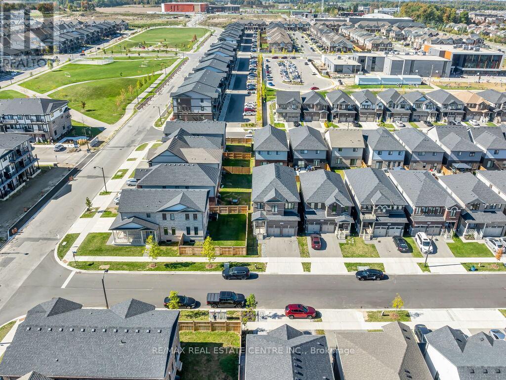 640 Florencedale Crescent, Kitchener, Ontario  N2R 0N4 - Photo 1 - X12445265