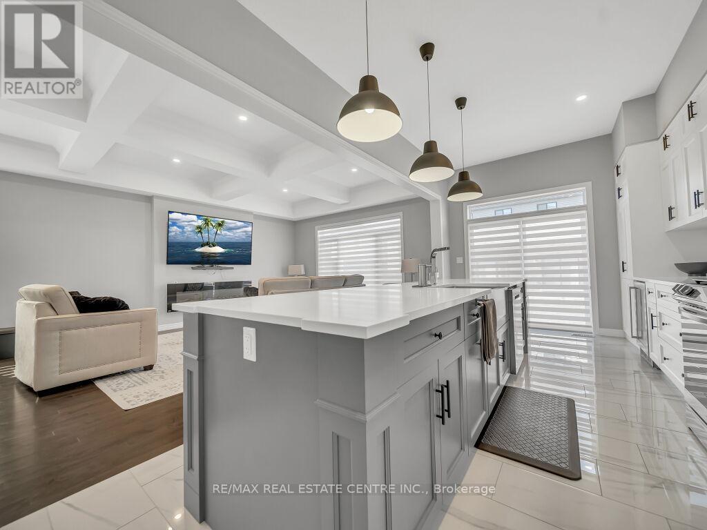 640 Florencedale Crescent, Kitchener, Ontario  N2R 0N4 - Photo 15 - X12445265