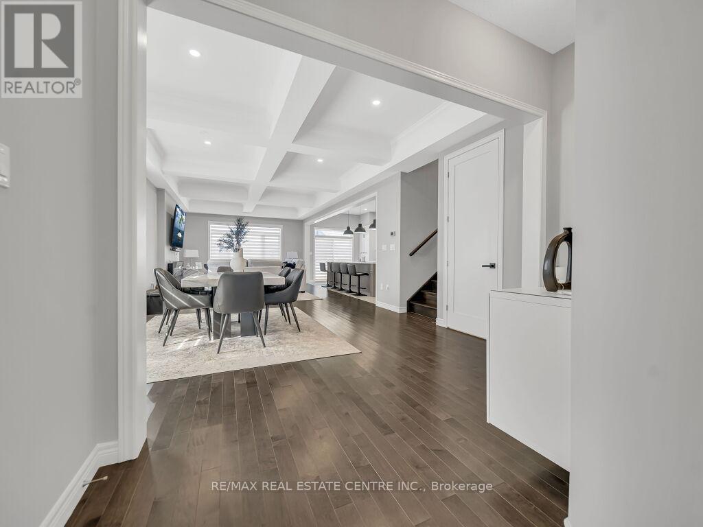 640 Florencedale Crescent, Kitchener, Ontario  N2R 0N4 - Photo 6 - X12445265